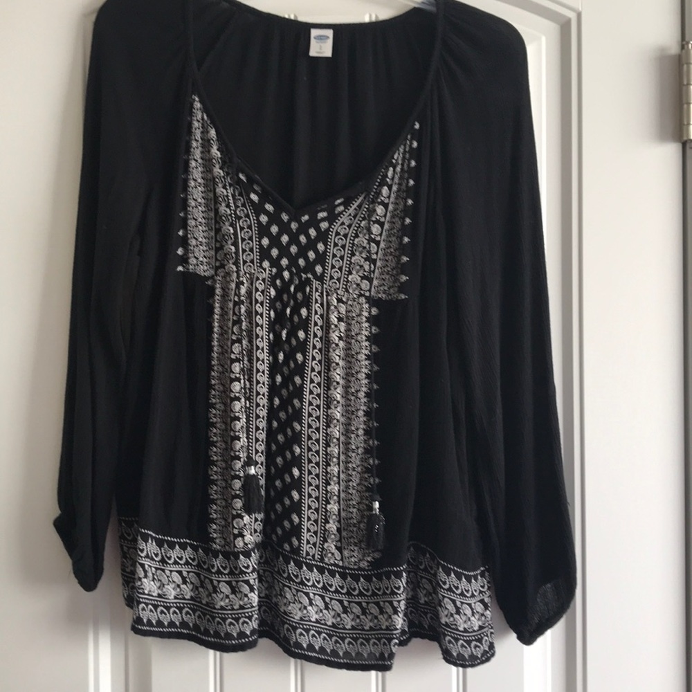 Patterned old navy blouse